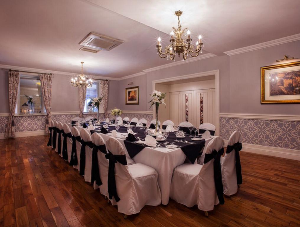 Castle Arch Hotel تريم المظهر الخارجي الصورة