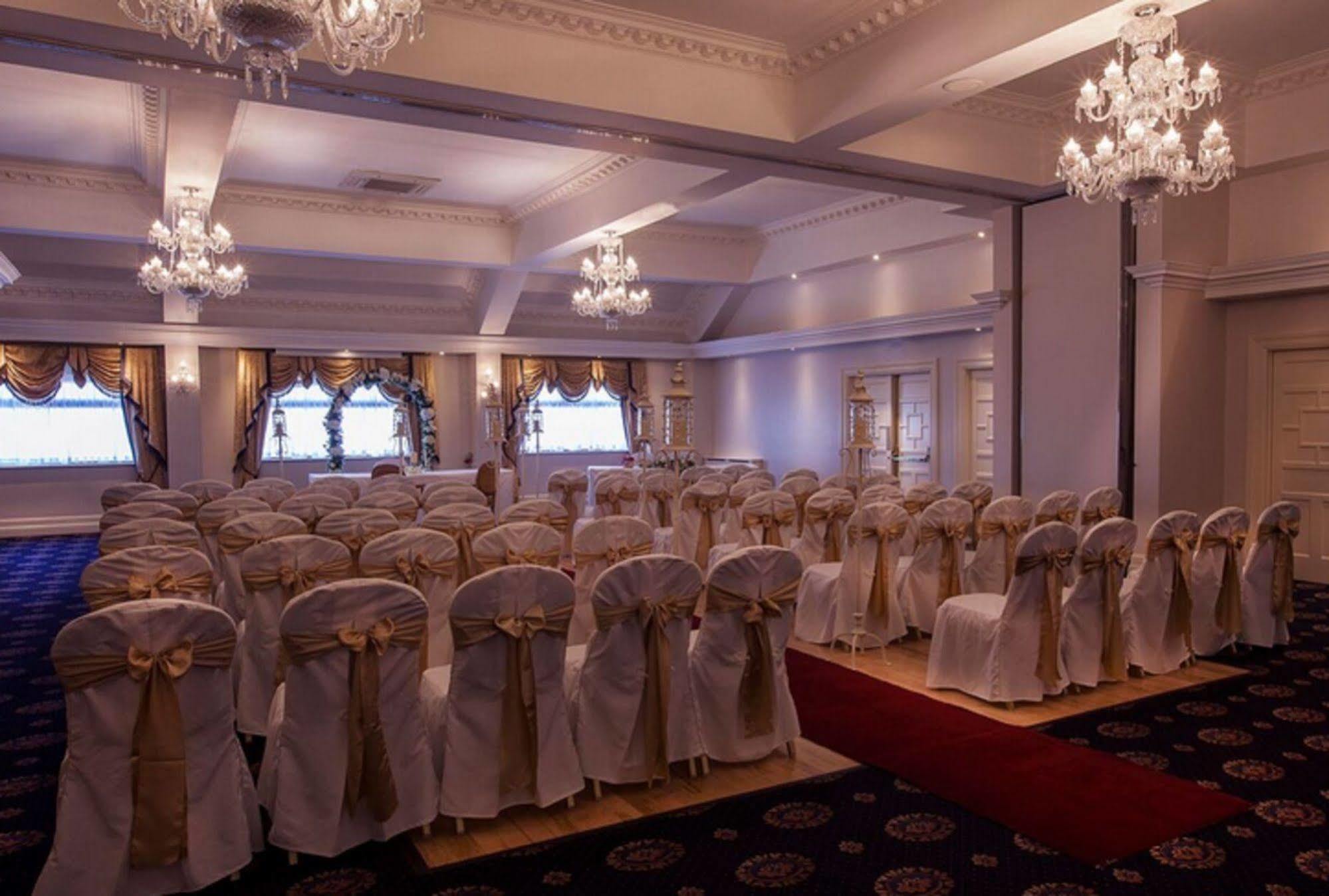 Castle Arch Hotel تريم المظهر الخارجي الصورة