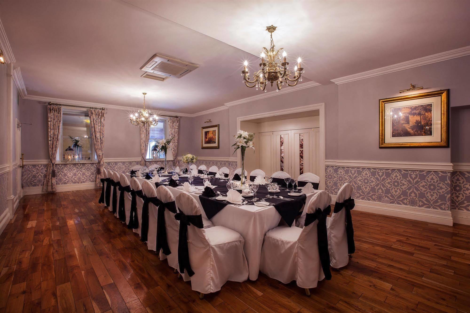 Castle Arch Hotel تريم المظهر الخارجي الصورة